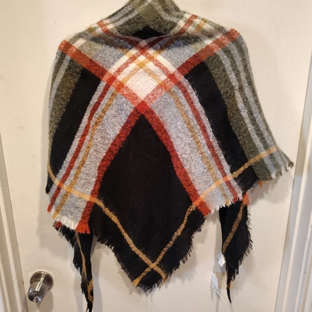 Sonoma NWT Colorful Plaid Triangle Scarf Shawl Wrap  One Sz Boho Cozy Fringe Hem